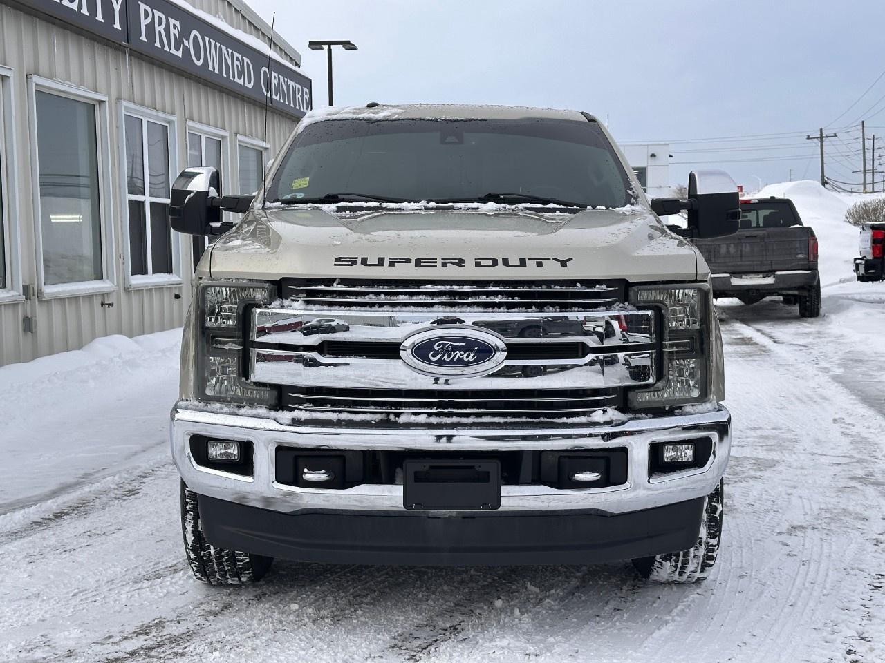 2017 Ford F-250 Super Duty SRW LARIAT 4WD CREW CAB 6.75' BOX Photo