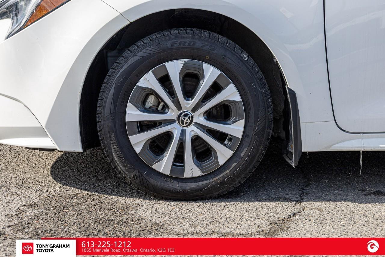 2024 Toyota Corolla Hybrid LE Photo