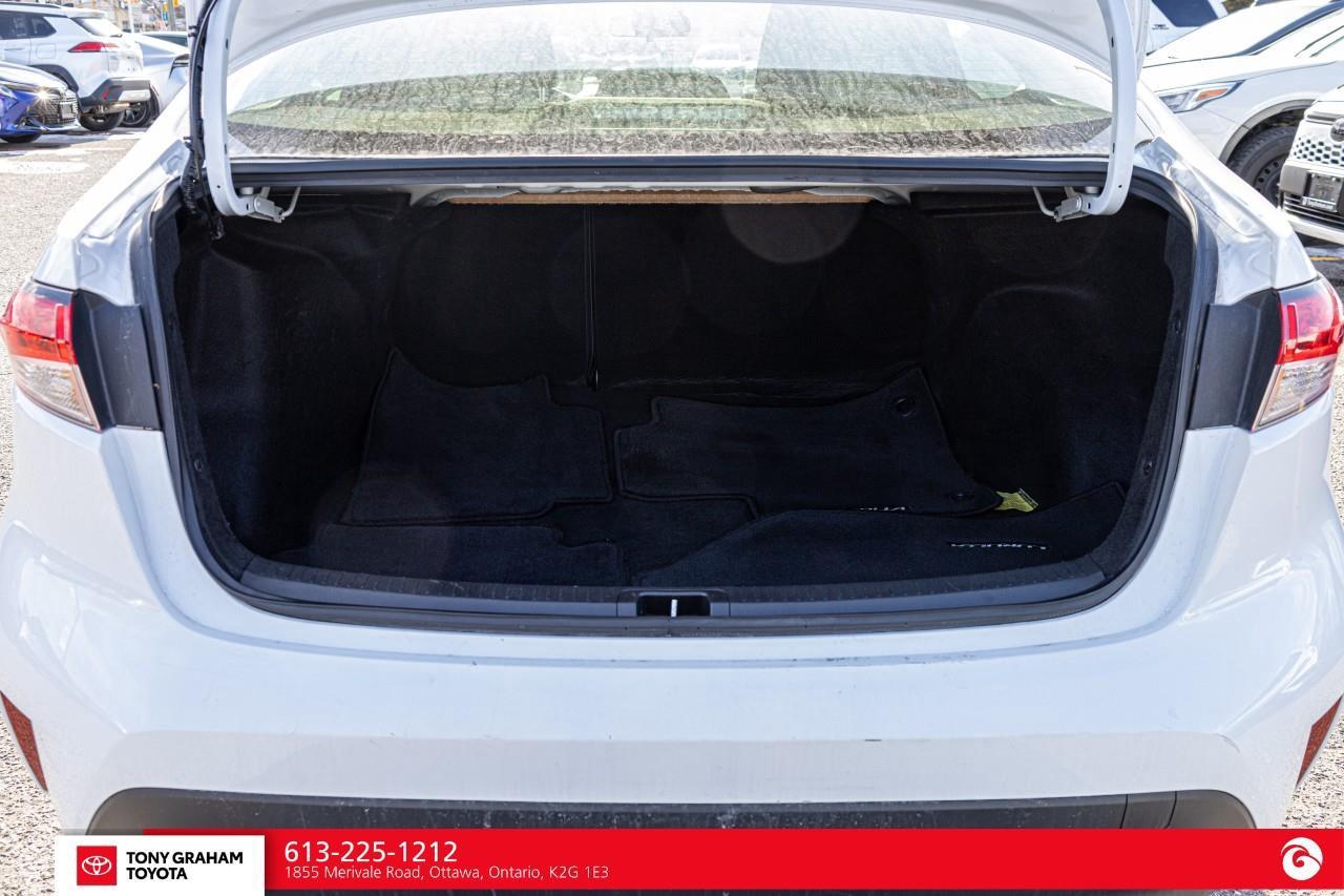 2024 Toyota Corolla Hybrid LE Photo