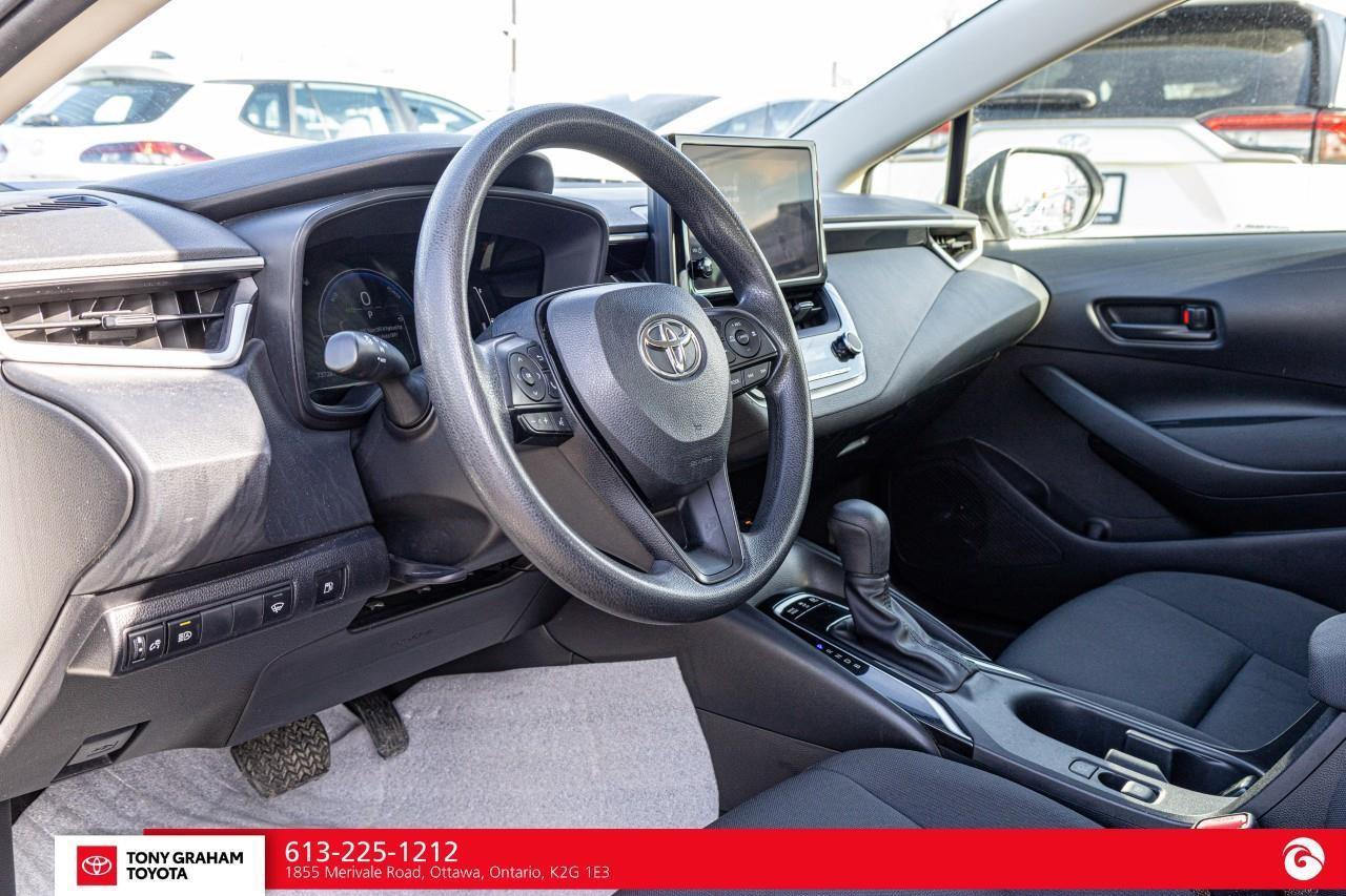 2024 Toyota Corolla Hybrid LE Photo