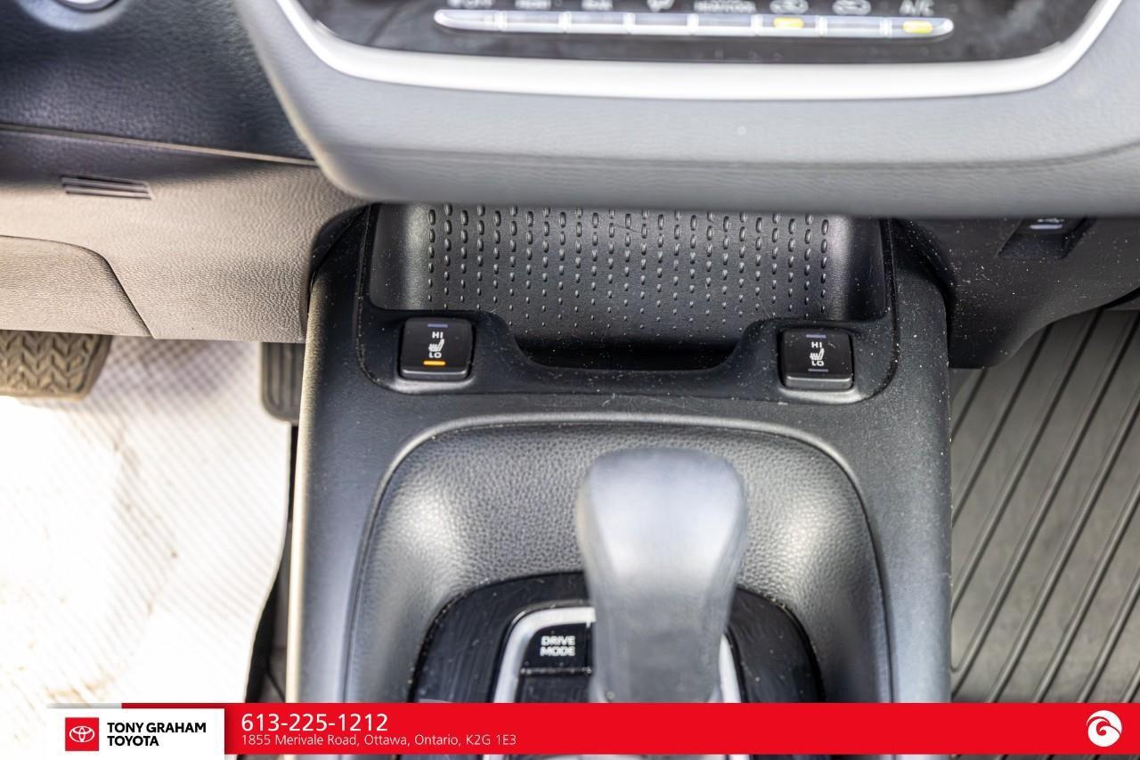 2024 Toyota Corolla Hybrid LE Photo