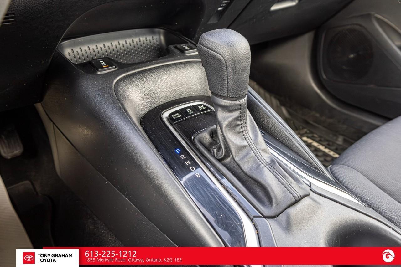 2024 Toyota Corolla Hybrid LE Photo