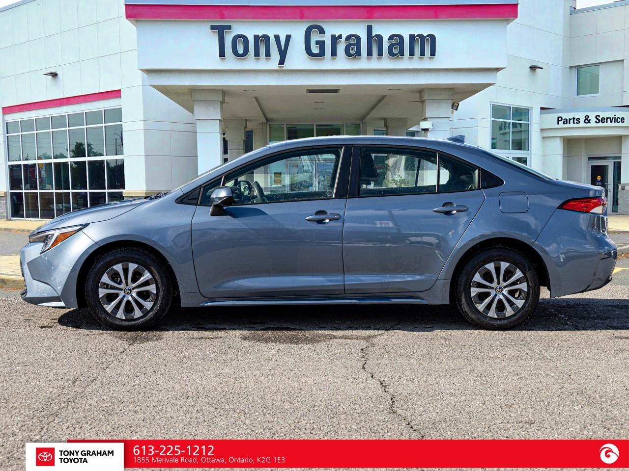 2024 Toyota Corolla Hybrid LE Photo2