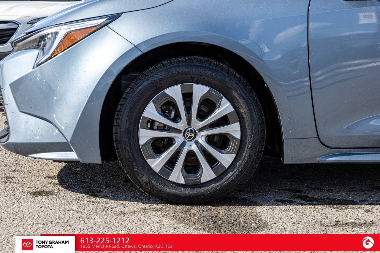 2024 Toyota Corolla Hybrid LE Photo