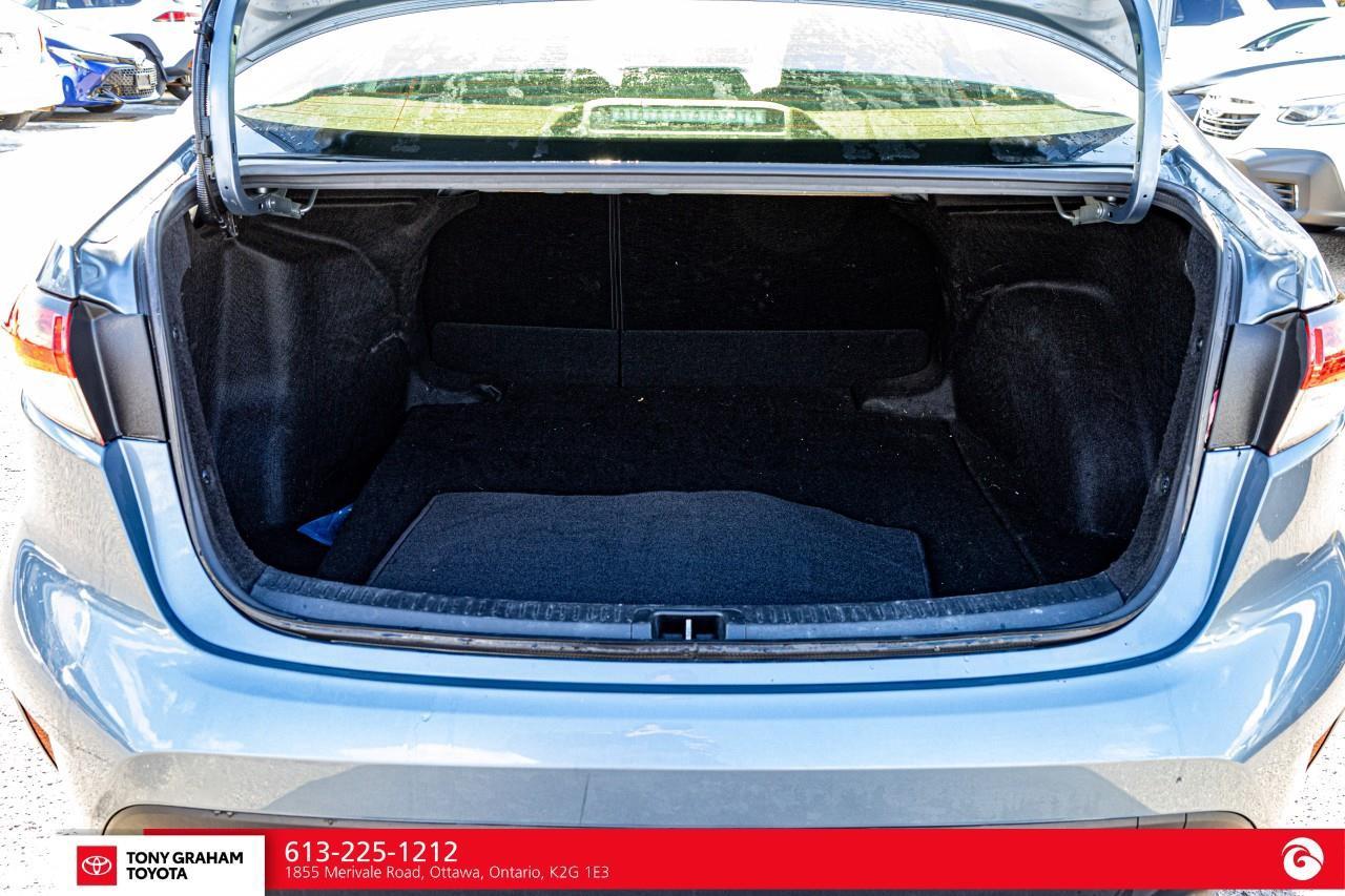 2024 Toyota Corolla Hybrid LE Photo