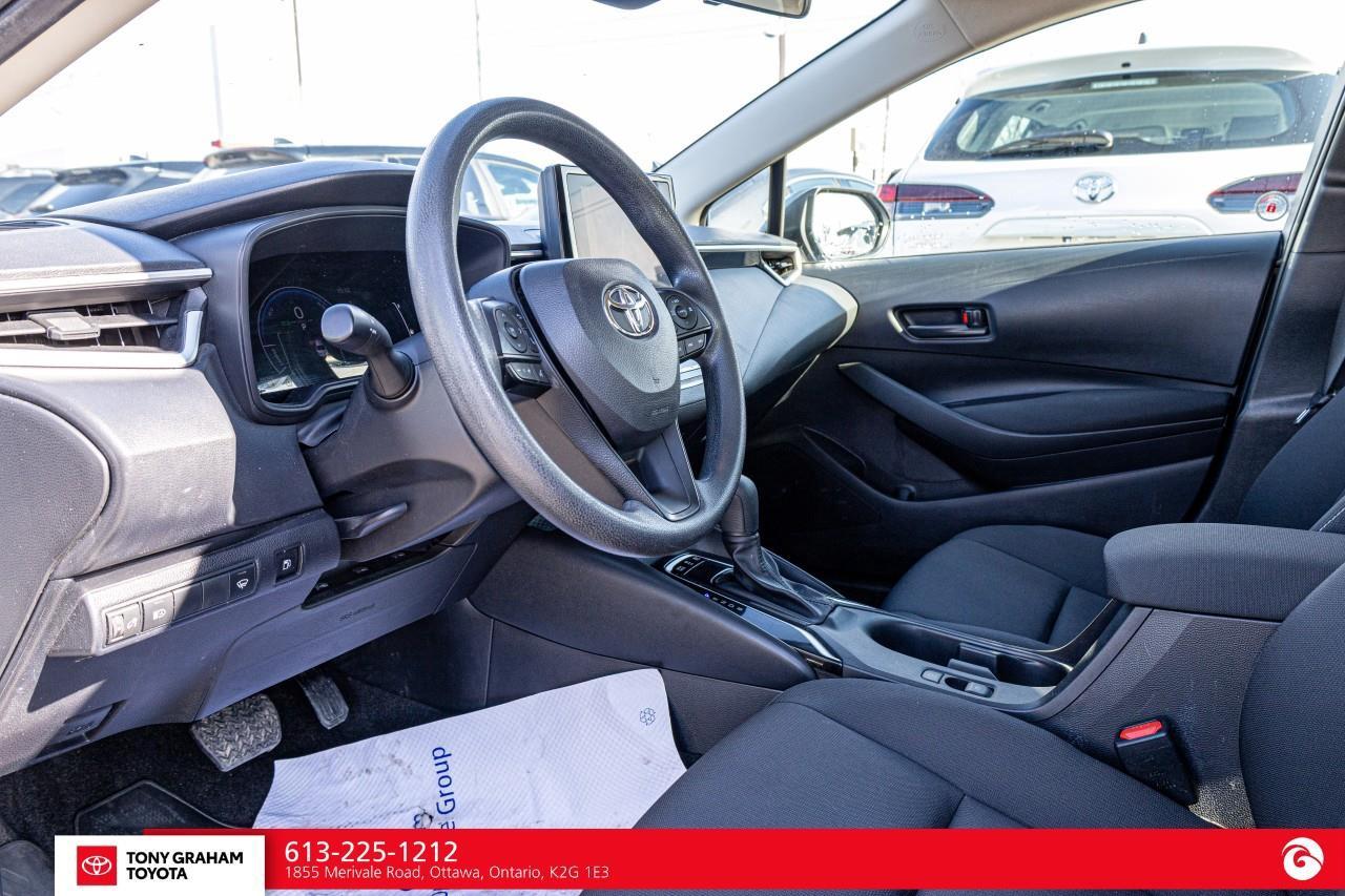 2024 Toyota Corolla Hybrid LE Photo