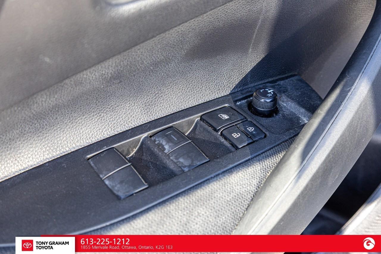 2024 Toyota Corolla Hybrid LE Photo