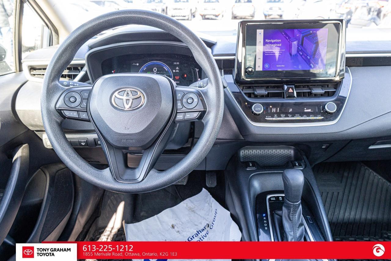 2024 Toyota Corolla Hybrid LE Photo