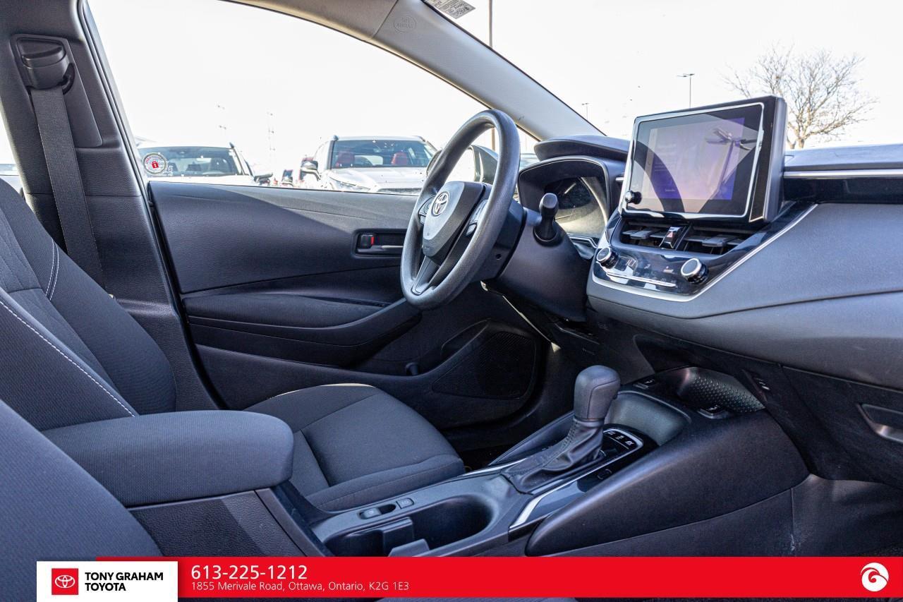 2024 Toyota Corolla Hybrid LE Photo