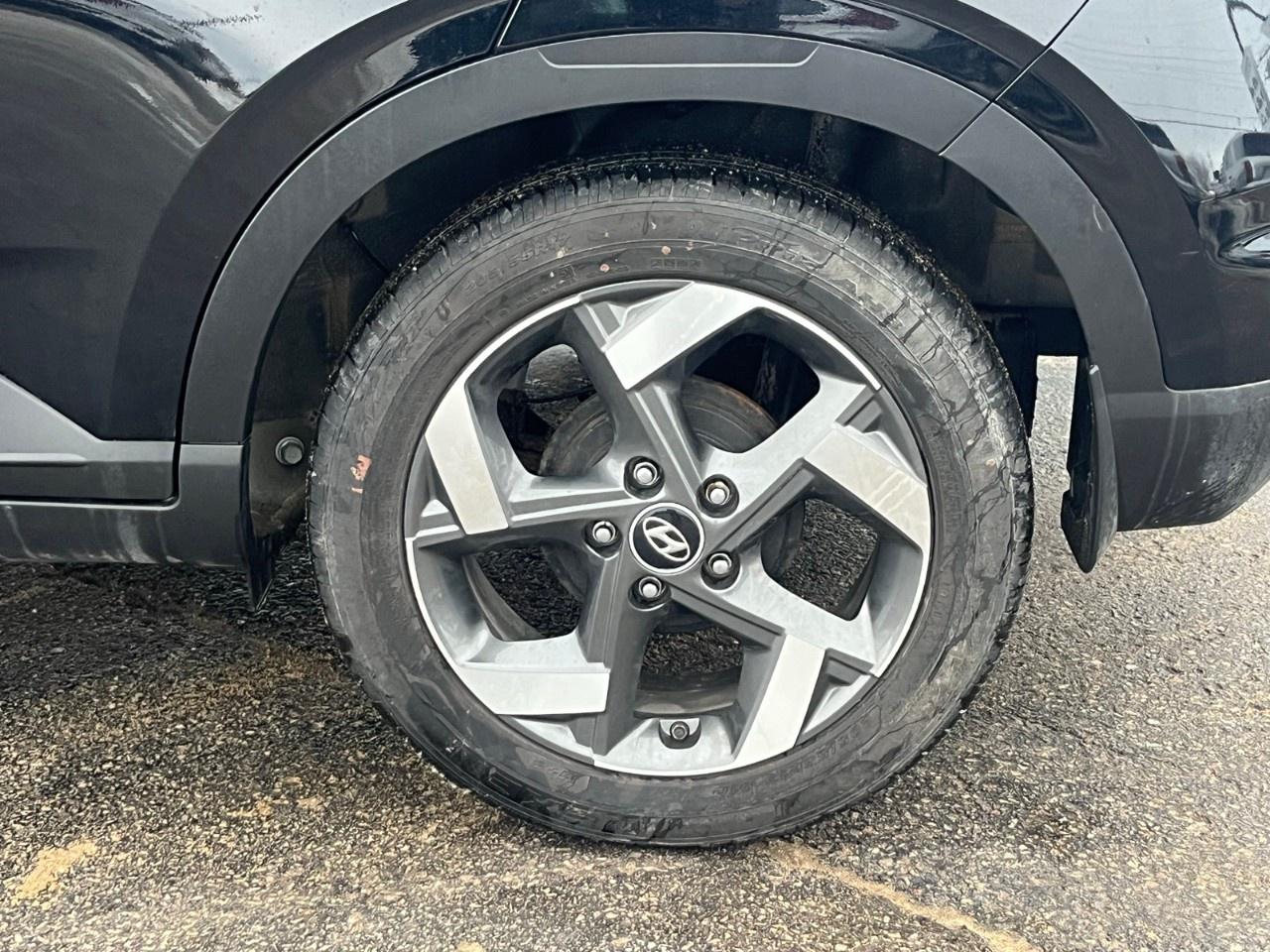 2021 Hyundai Venue Trend IVT Photo3