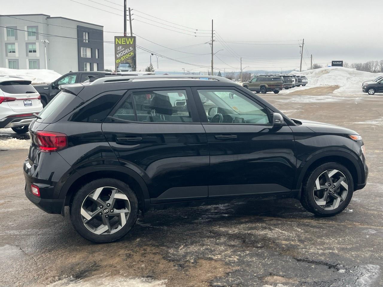 2021 Hyundai Venue Trend IVT Photo