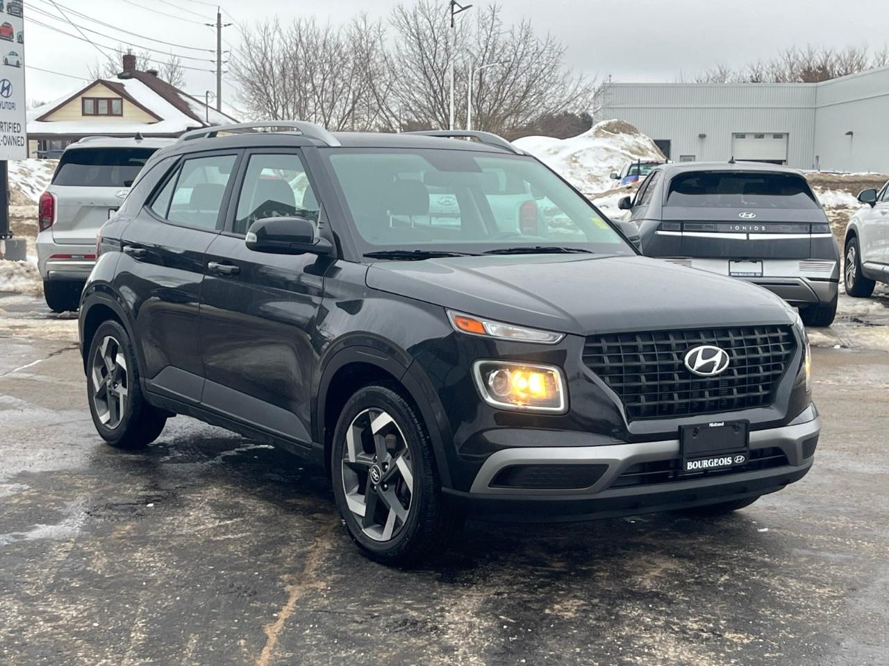 2021 Hyundai Venue Trend IVT Photo