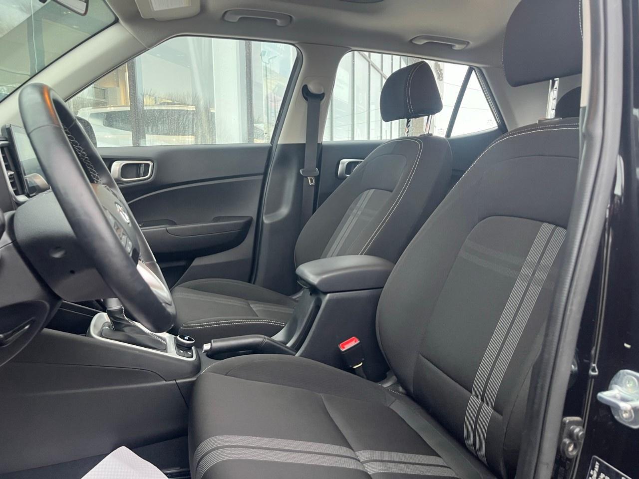 2021 Hyundai Venue Trend IVT Photo