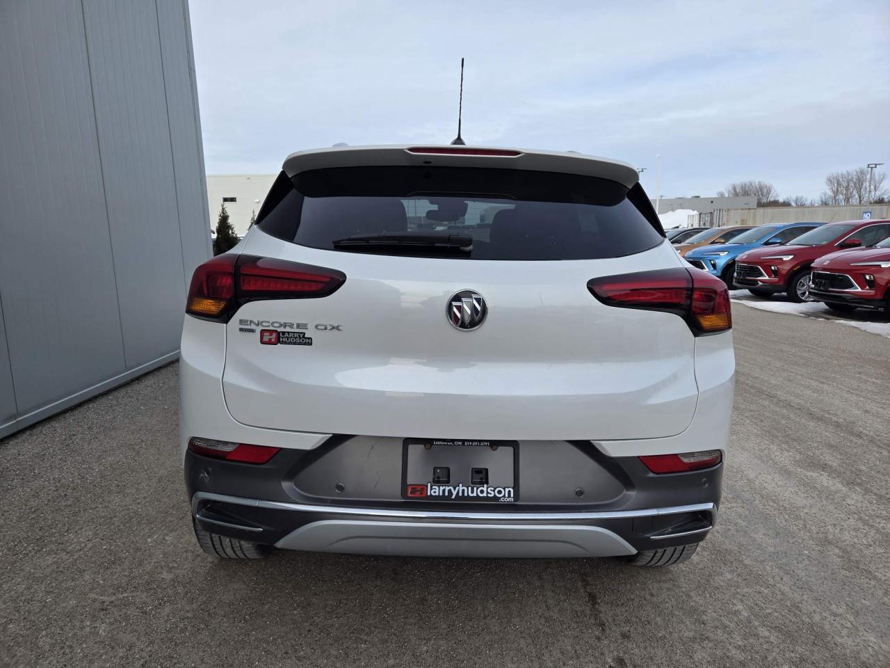 2022 Buick Encore GX Essence One Owner | Leather | Nav | Sunroof | Tech Package | 18" Wheels Photo