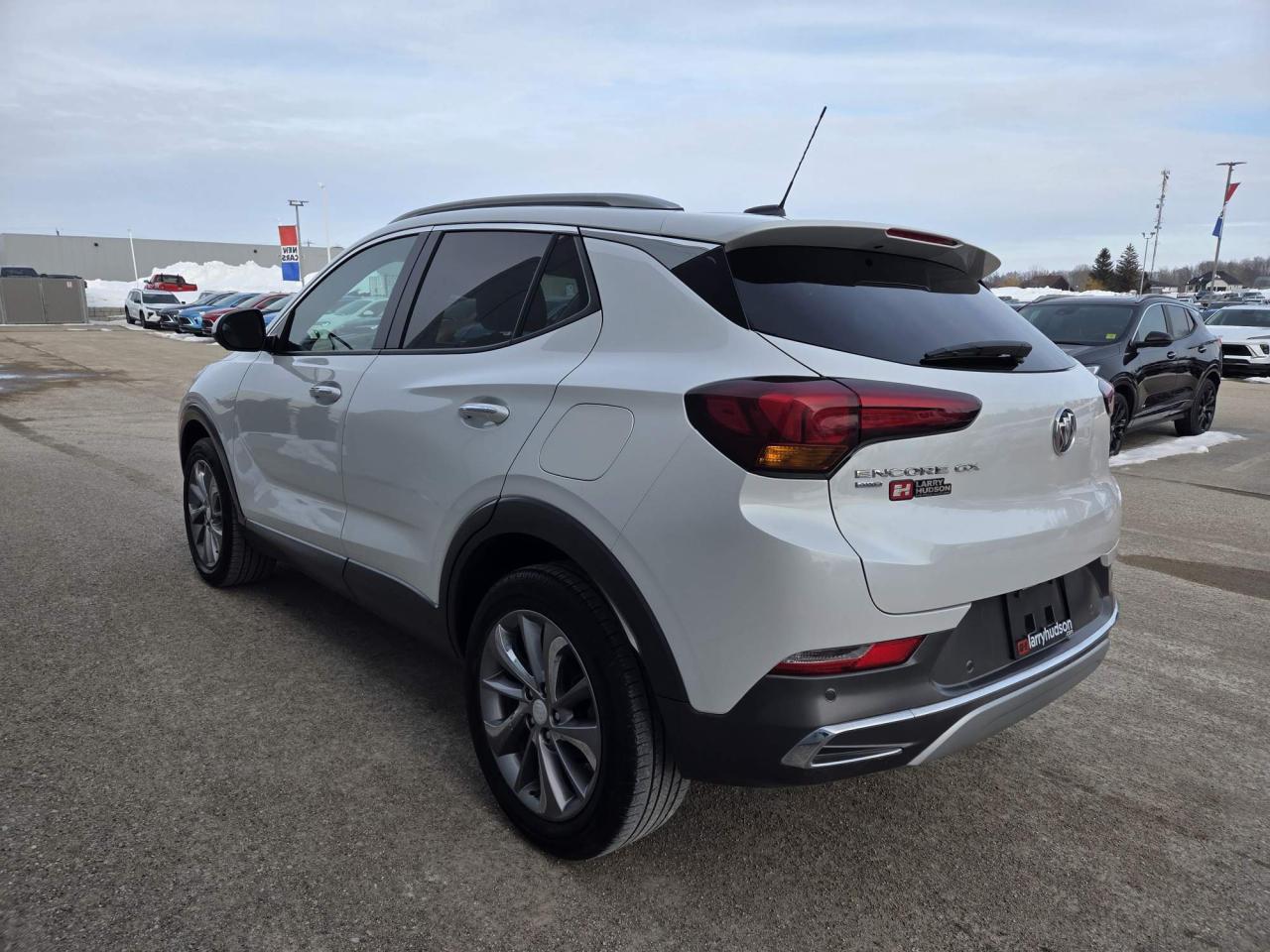 2022 Buick Encore GX Essence One Owner | Leather | Nav | Sunroof | Tech Package | 18" Wheels Photo