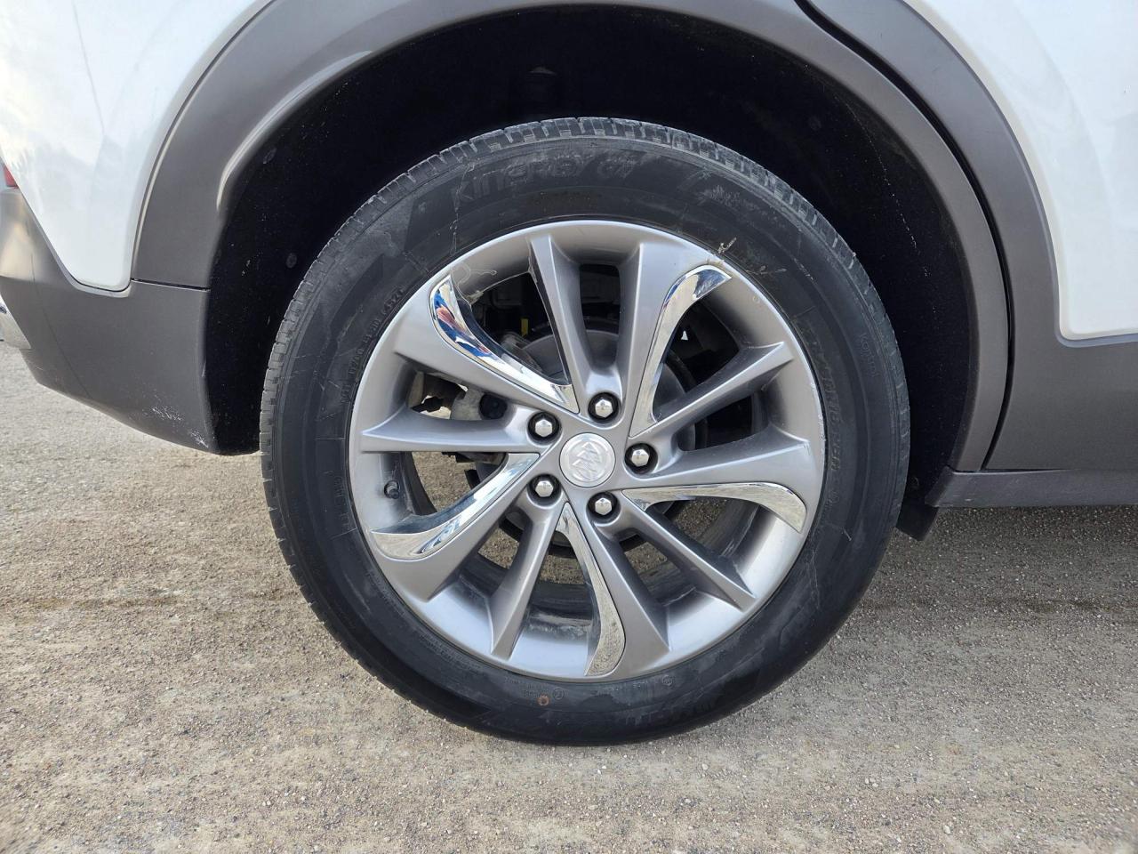 2022 Buick Encore GX Essence One Owner | Leather | Nav | Sunroof | Tech Package | 18" Wheels Photo