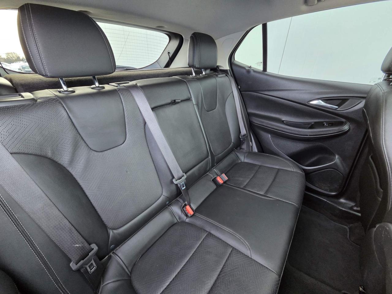 2022 Buick Encore GX Essence One Owner | Leather | Nav | Sunroof | Tech Package | 18" Wheels Photo