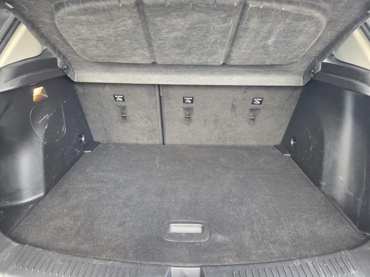 2022 Buick Encore GX Essence One Owner | Leather | Nav | Sunroof | Tech Package | 18" Wheels Photo