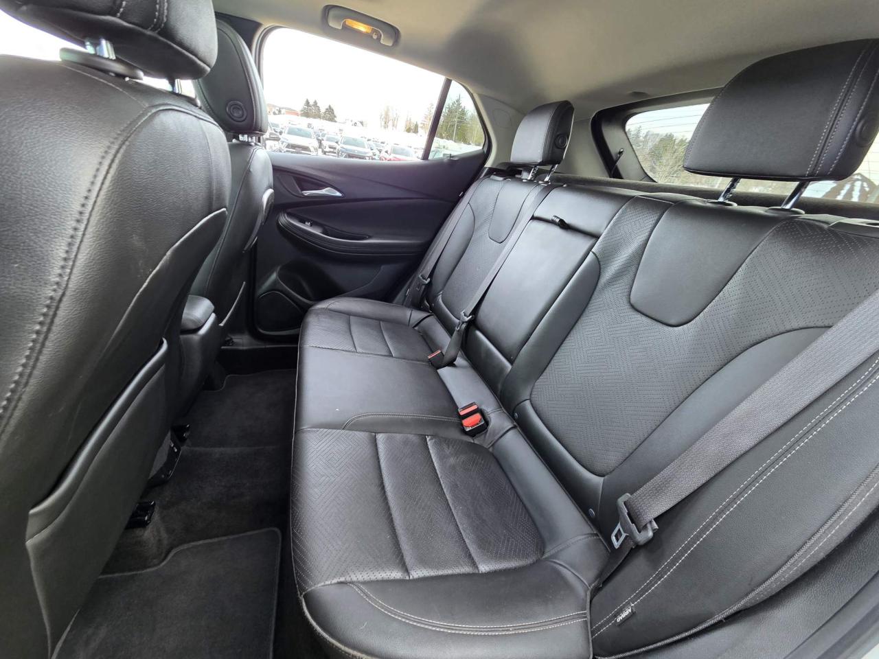 2022 Buick Encore GX Essence One Owner | Leather | Nav | Sunroof | Tech Package | 18" Wheels Photo