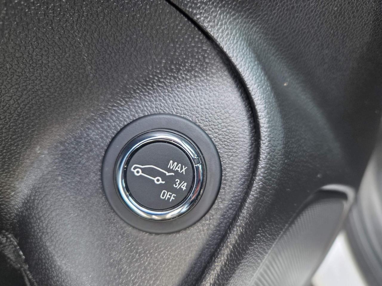 2022 Buick Encore GX Essence One Owner | Leather | Nav | Sunroof | Tech Package | 18" Wheels Photo