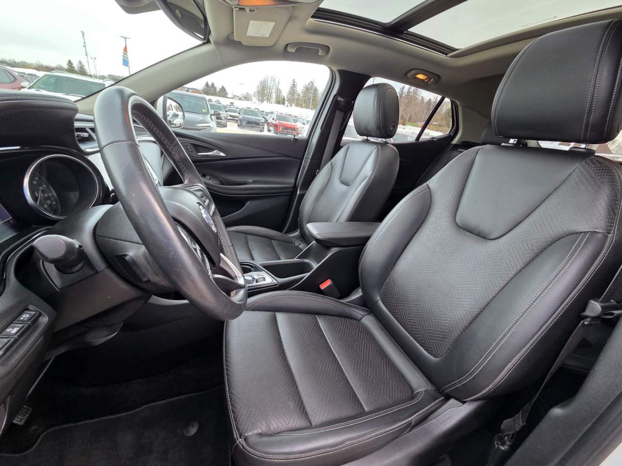 2022 Buick Encore GX Essence One Owner | Leather | Nav | Sunroof | Tech Package | 18" Wheels Photo