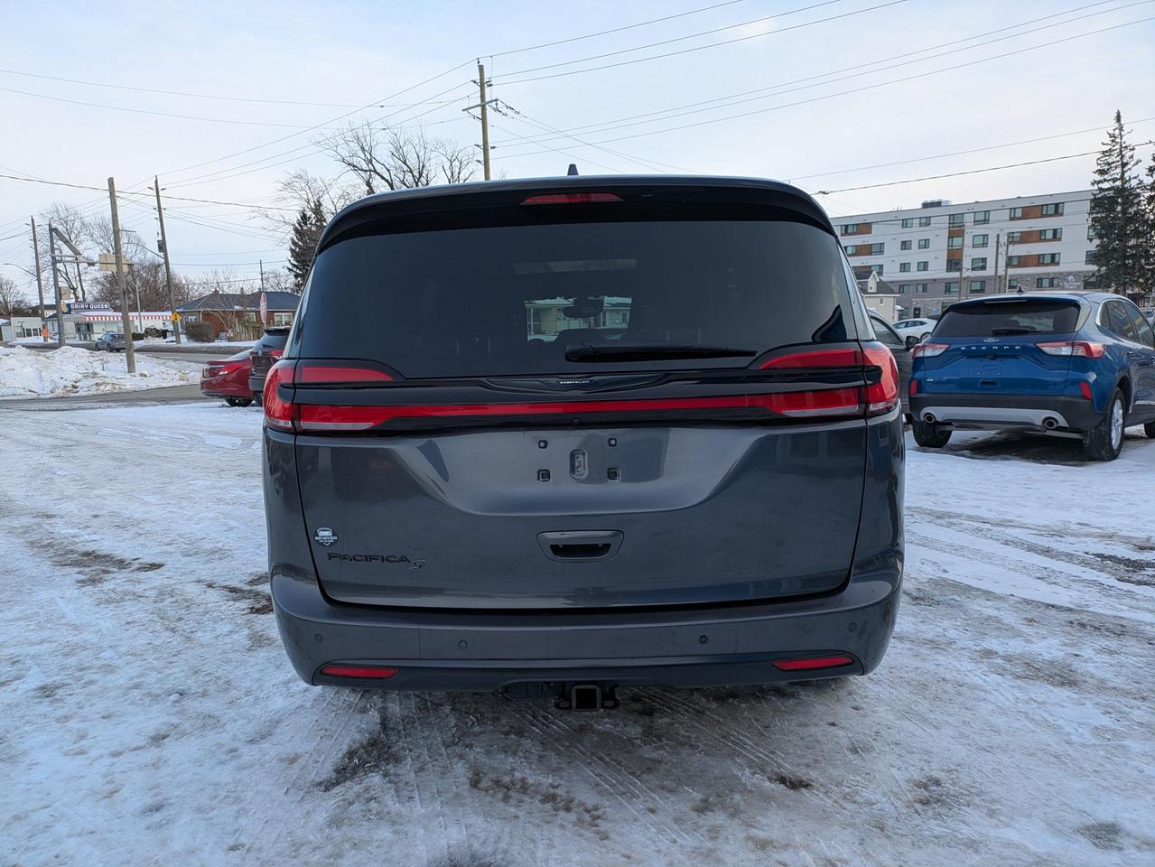 2021 Chrysler Pacifica TOURING-L Plus FWD Photo3