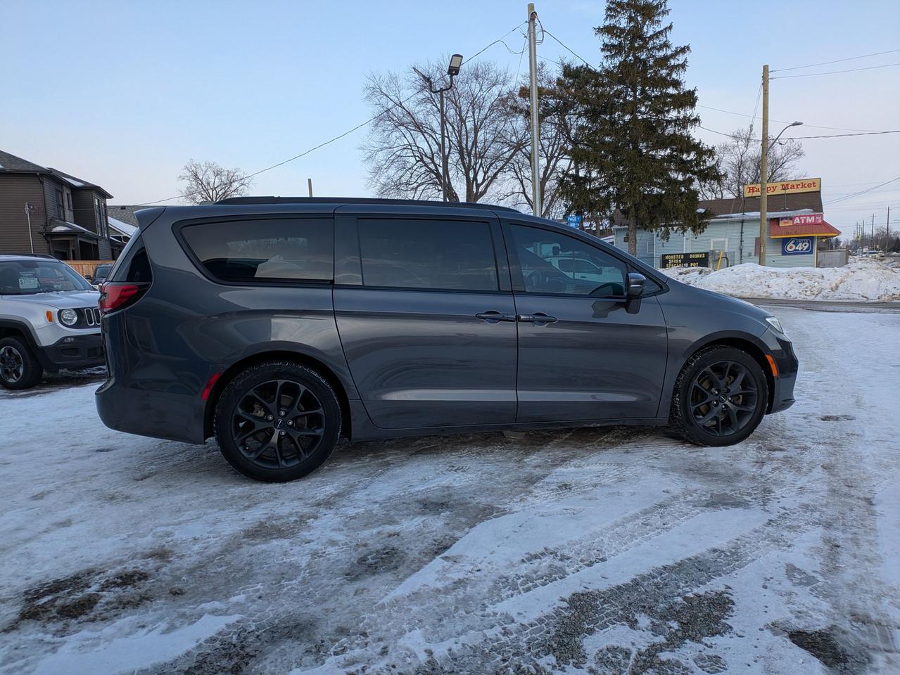 2021 Chrysler Pacifica TOURING-L Plus FWD Photo
