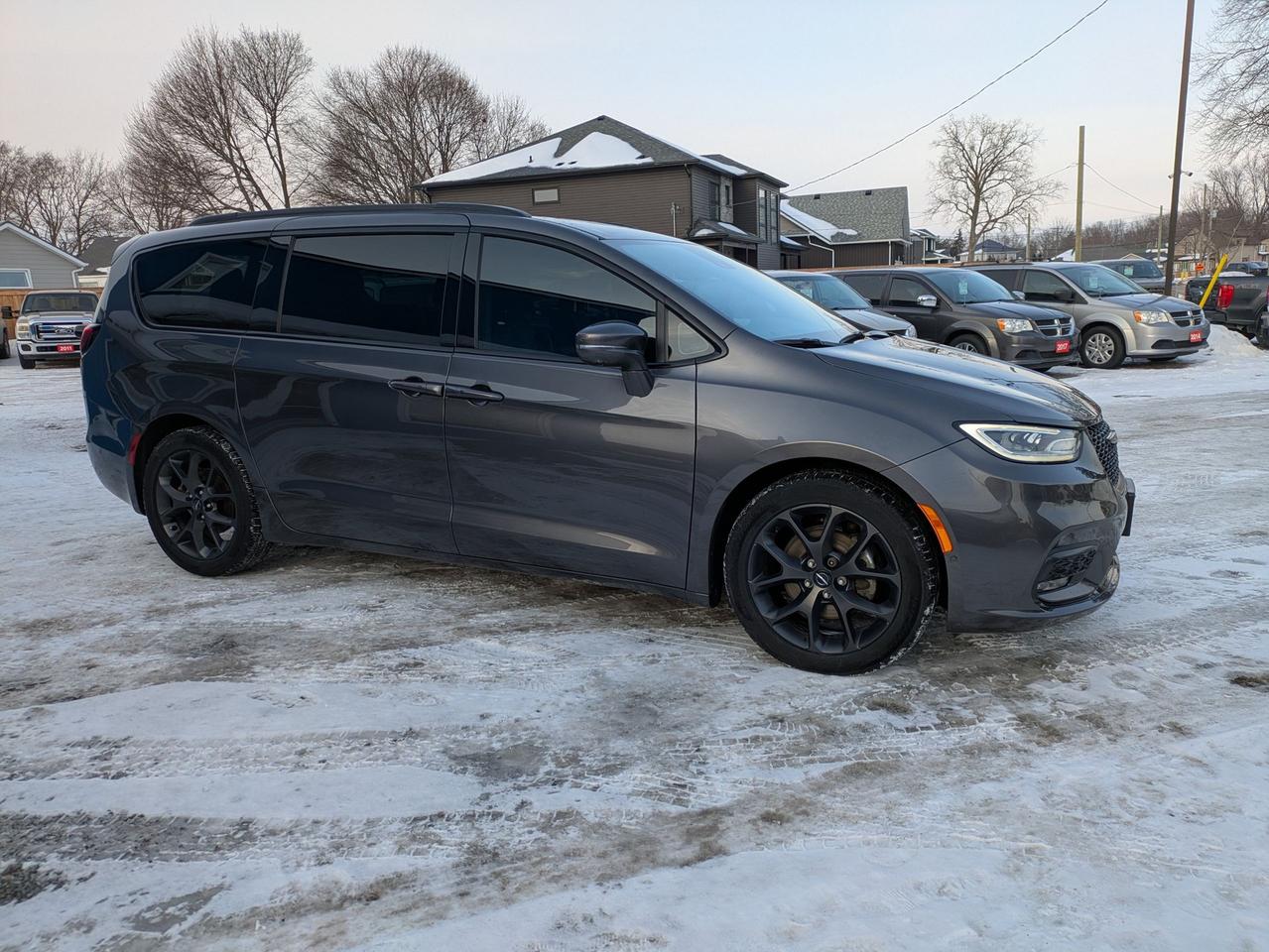 2021 Chrysler Pacifica TOURING-L Plus FWD Photo