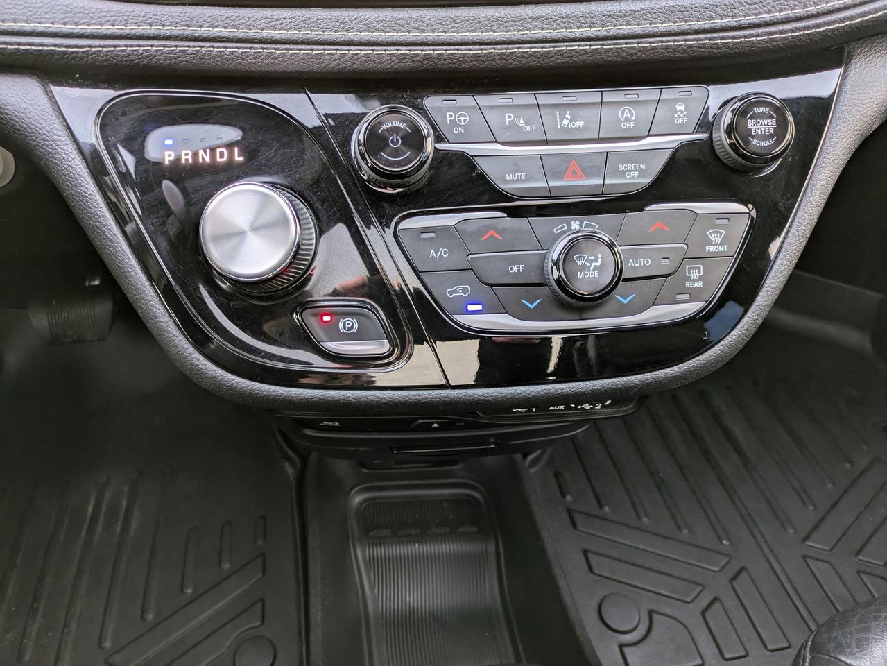 2021 Chrysler Pacifica TOURING-L Plus FWD Photo