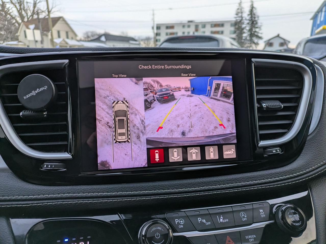 2021 Chrysler Pacifica TOURING-L Plus FWD Photo