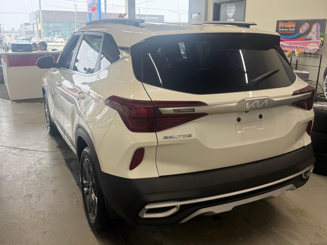 2022 Kia Seltos EX Photo