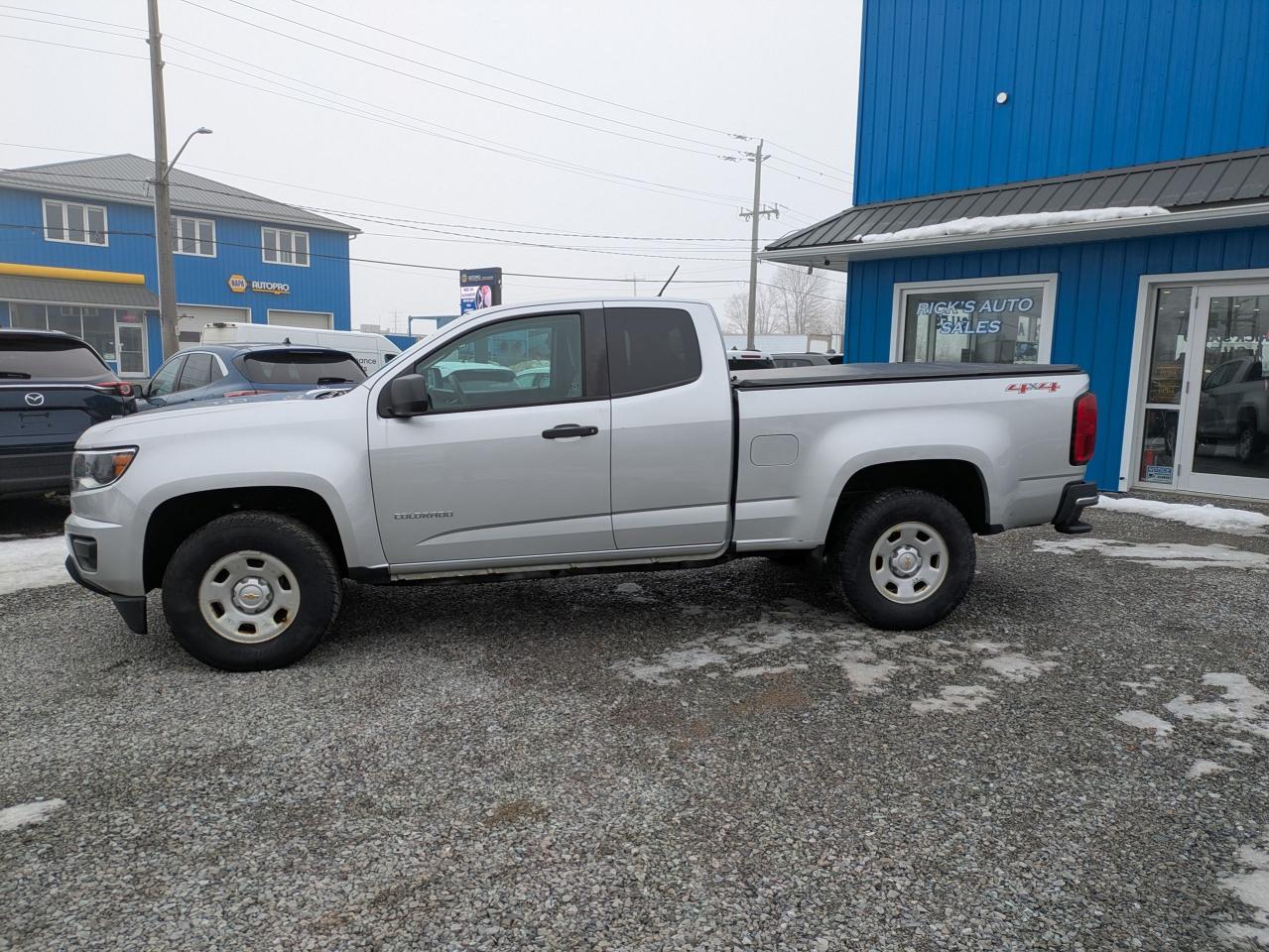 2017 Chevrolet Colorado 4WD Ext Cab 128.3" WT Photo