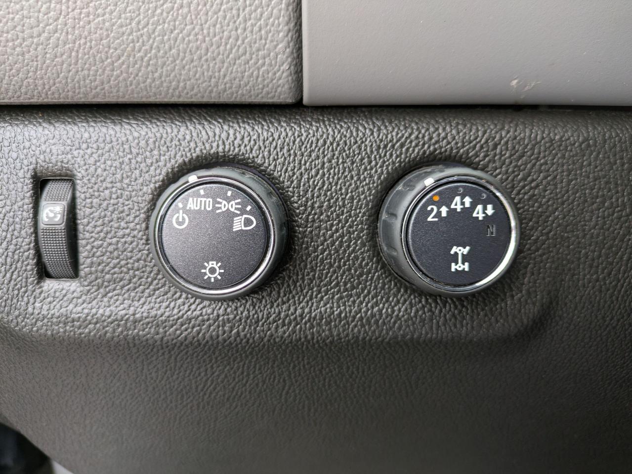 2017 Chevrolet Colorado 4WD Ext Cab 128.3" WT Photo