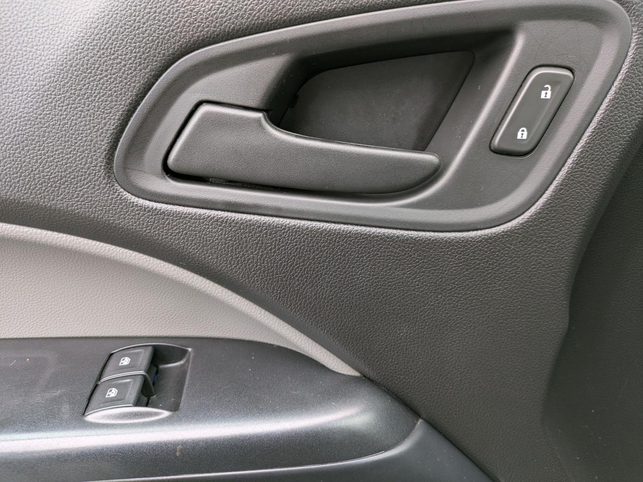 2017 Chevrolet Colorado 4WD Ext Cab 128.3" WT Photo