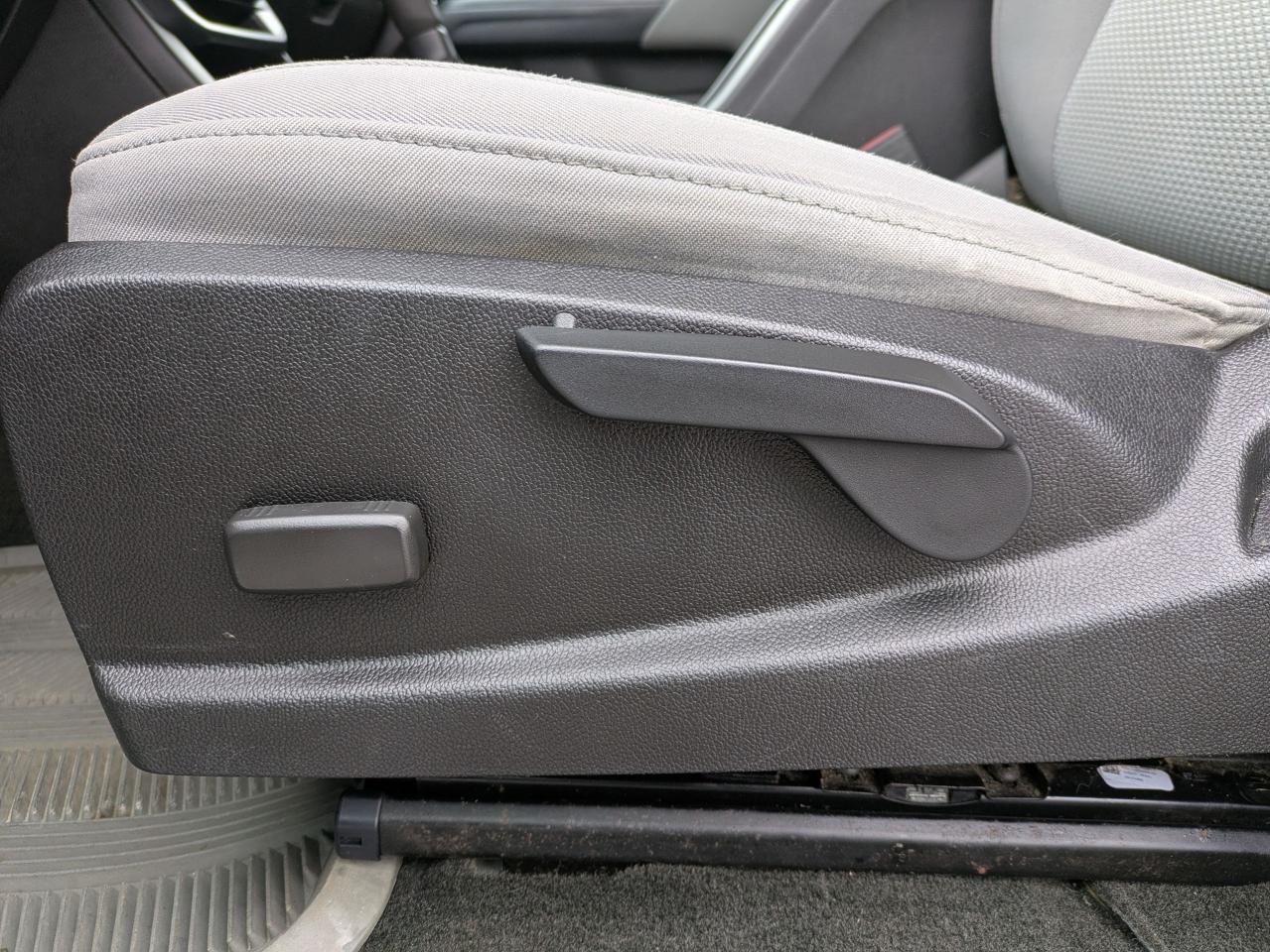 2017 Chevrolet Colorado 4WD Ext Cab 128.3" WT Photo