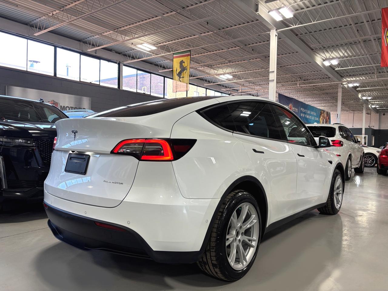 2022 Tesla Model Y Long Range AWD|DUALMOTOR|ACCELBOOST|AUTOPILOT|NAV| Photo3