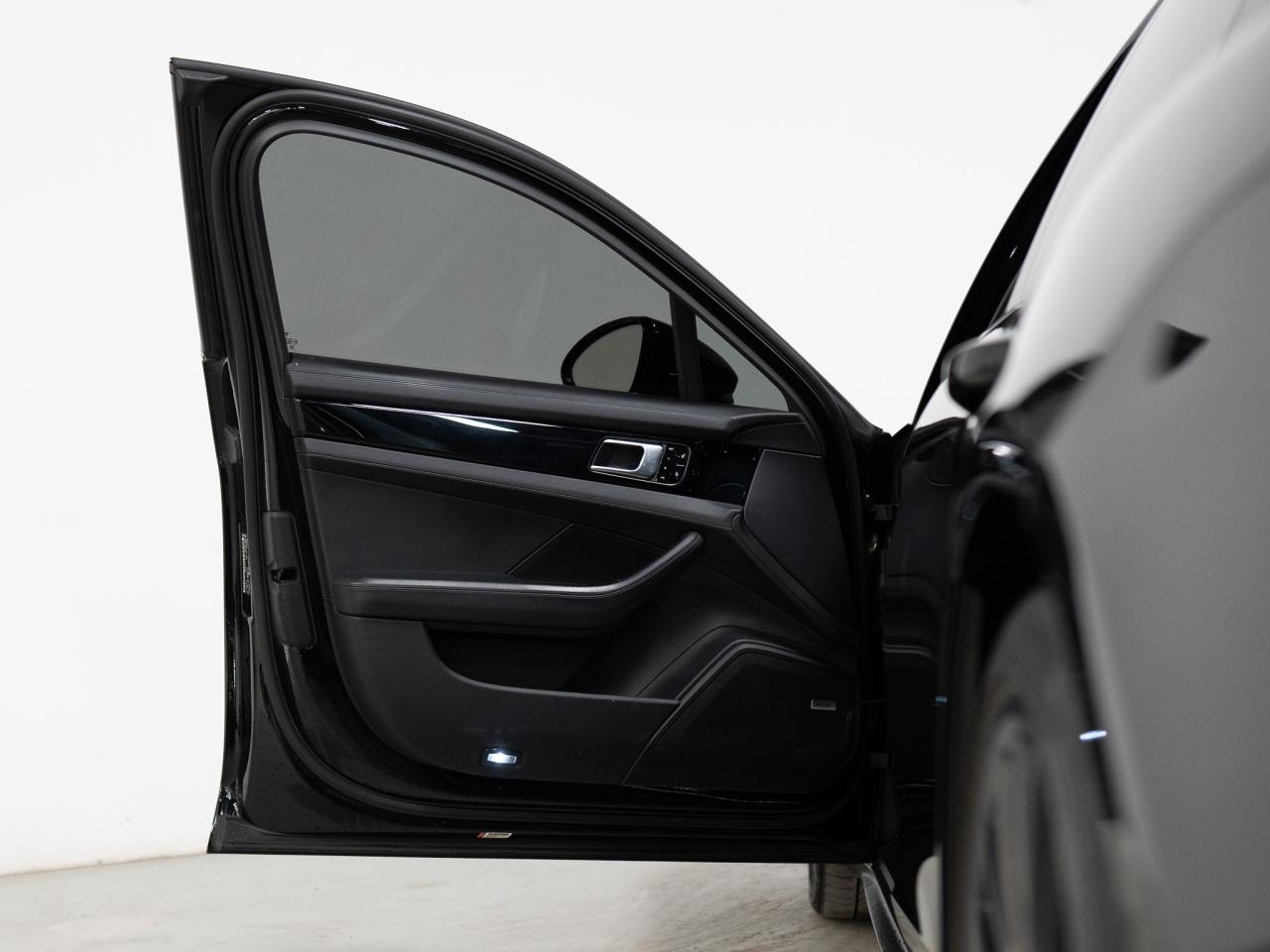 2017 Porsche Panamera TURBO | PREMIUM PLUS | BOSE  21 IN Photo