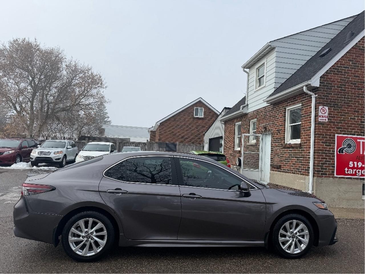 2023 Toyota Camry SE | Clean CARFAX | Very Well Maintained Photo