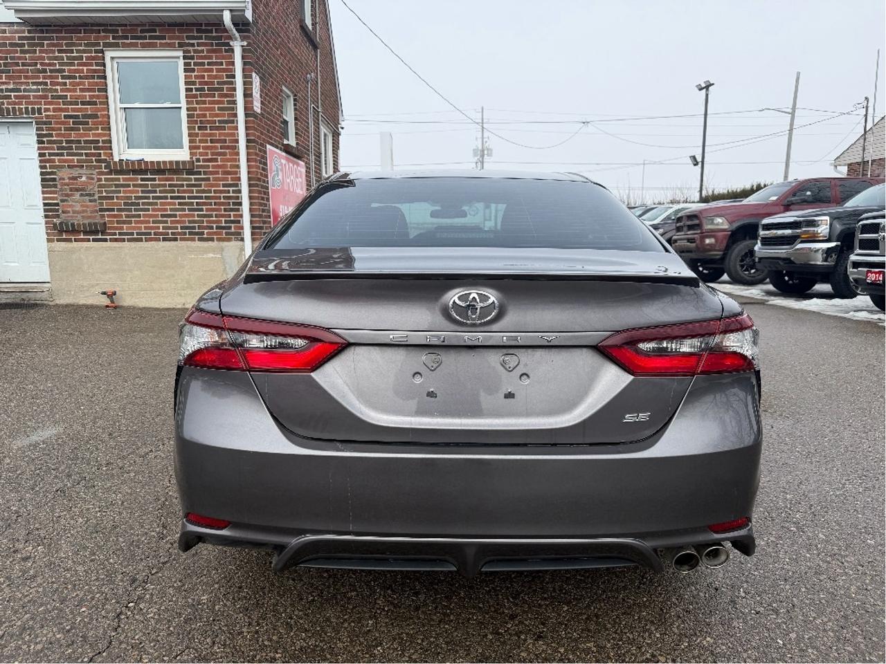 2023 Toyota Camry SE | Clean CARFAX | Very Well Maintained Photo