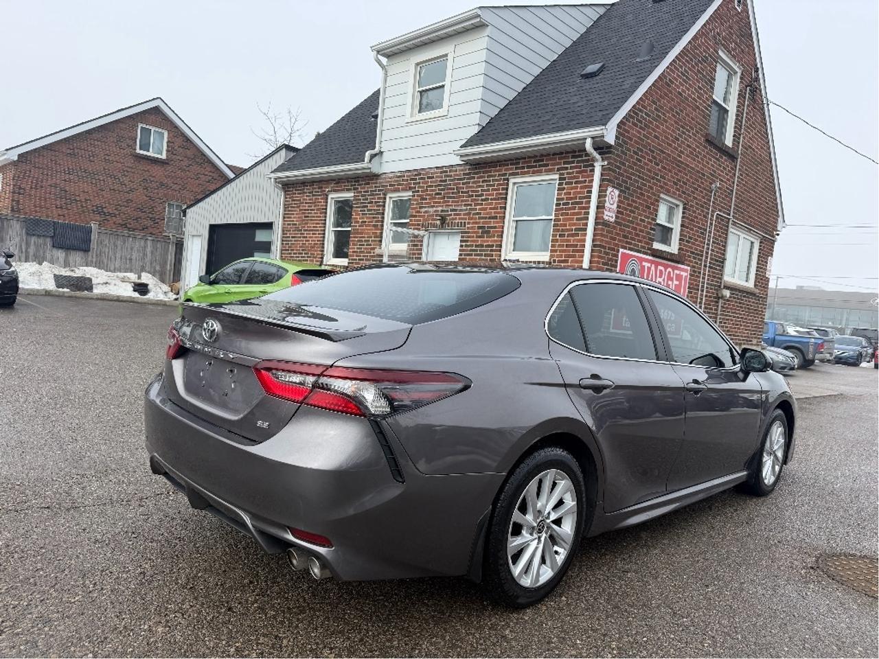 2023 Toyota Camry SE | Clean CARFAX | Very Well Maintained Photo