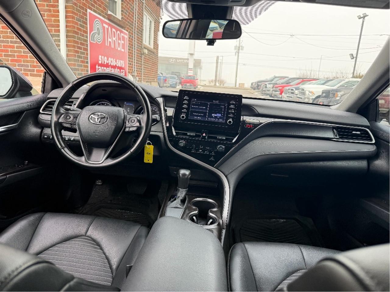 2023 Toyota Camry SE | Clean CARFAX | Very Well Maintained Photo