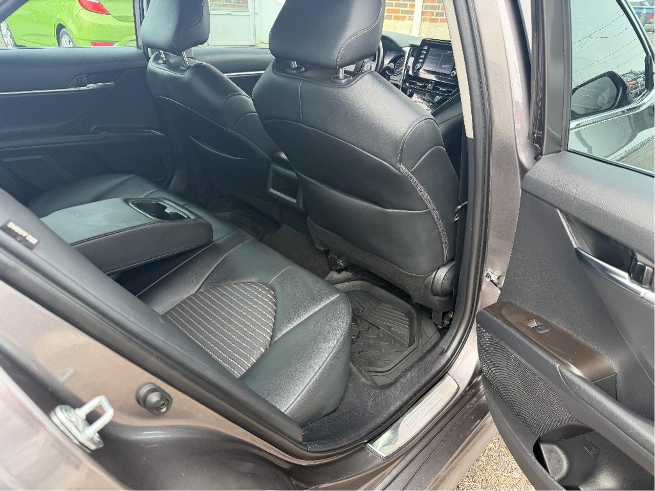 2023 Toyota Camry SE | Clean CARFAX | Very Well Maintained Photo