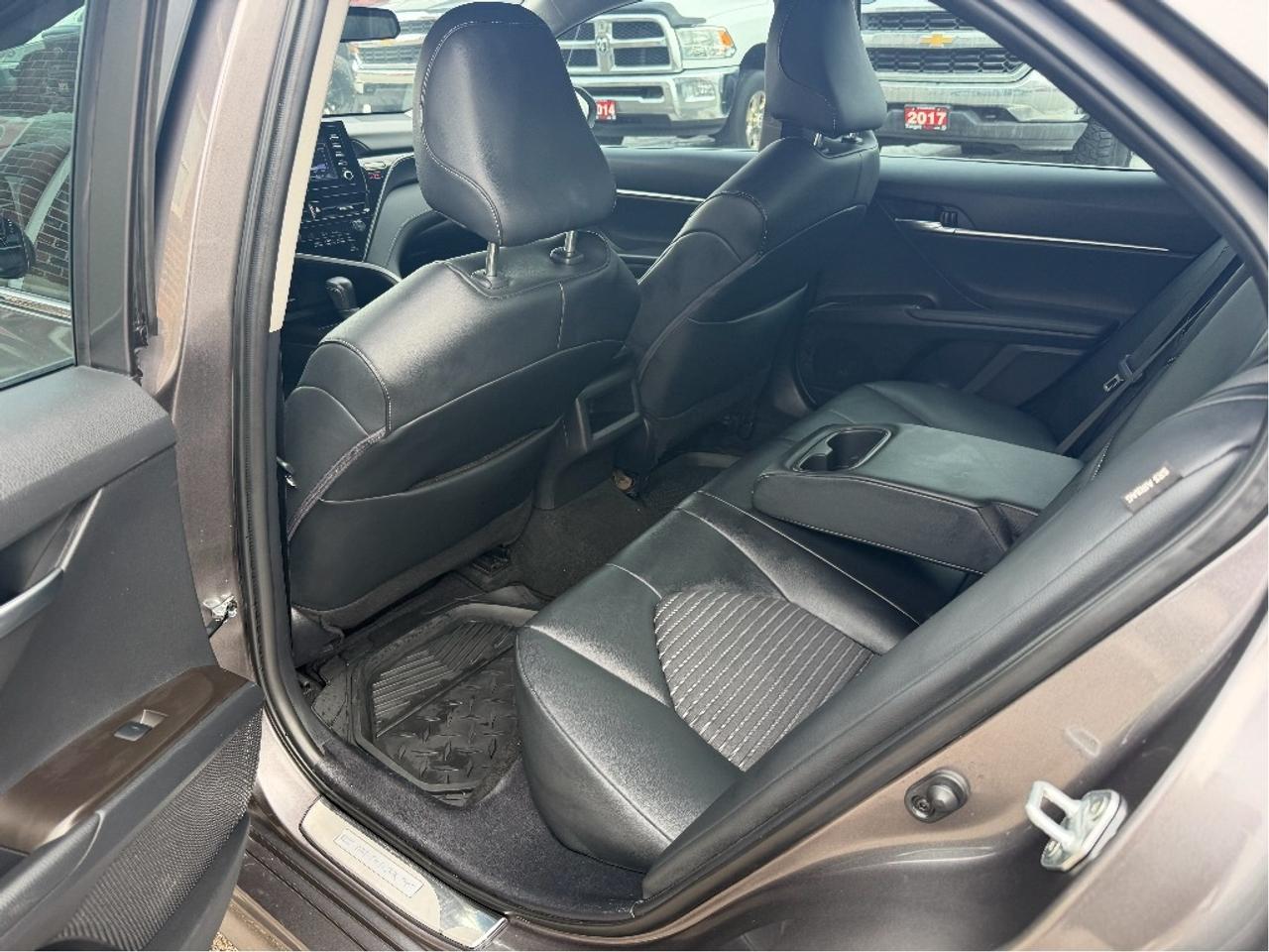 2023 Toyota Camry SE | Clean CARFAX | Very Well Maintained Photo