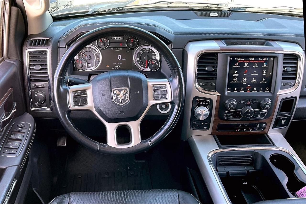 2019 RAM 1500 Classic Laramie EcoDiesel | Vented Leather | Sunroof | 4X4 Photo4