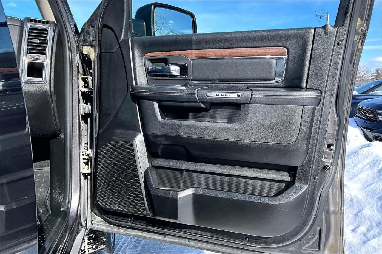 2019 RAM 1500 Classic Laramie EcoDiesel | Vented Leather | Sunroof | 4X4 Photo
