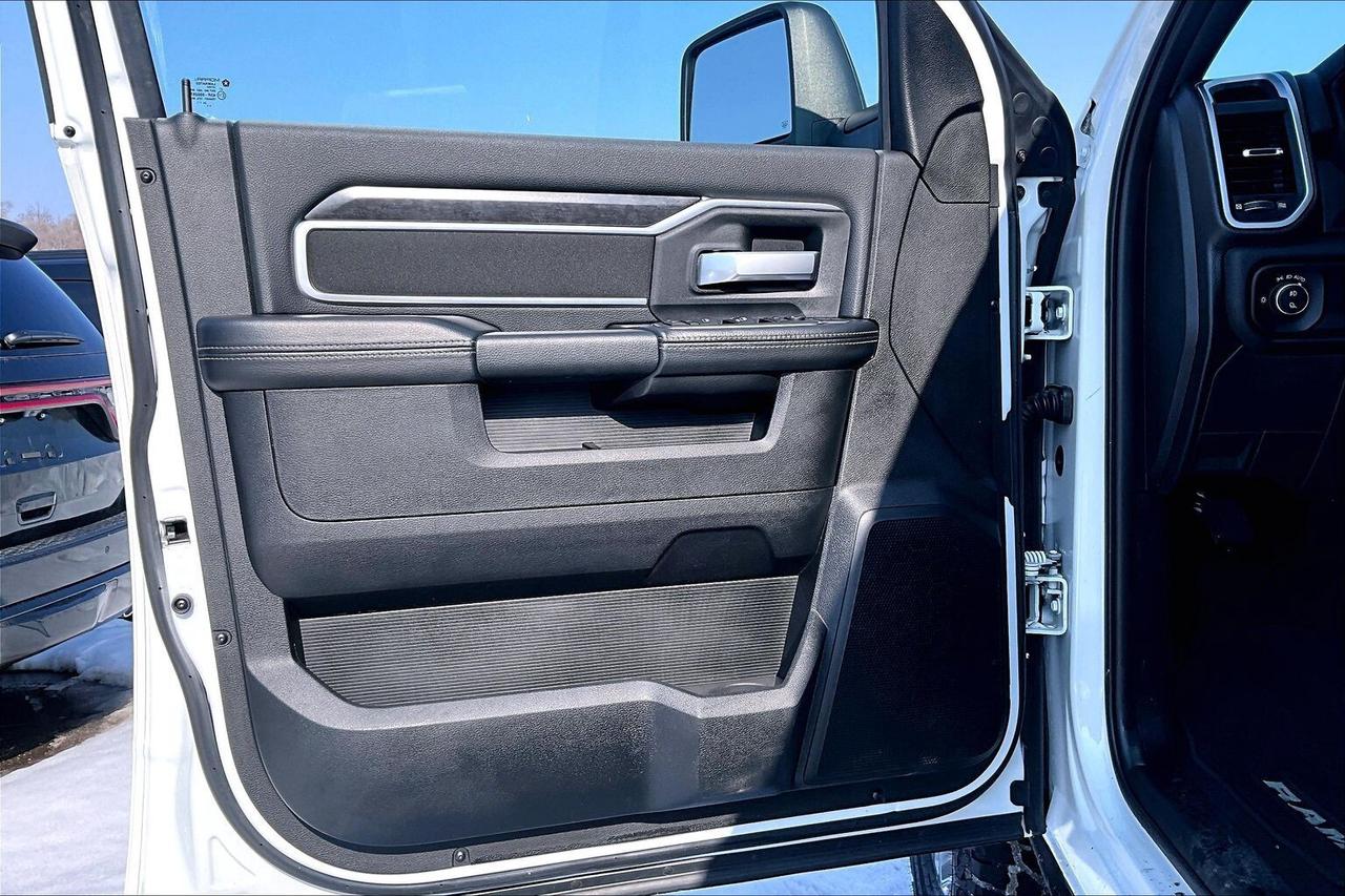 2024 RAM 3500 Big Horn Crew | 6.7L Diesel | Tow Pkg | 4X4 Photo