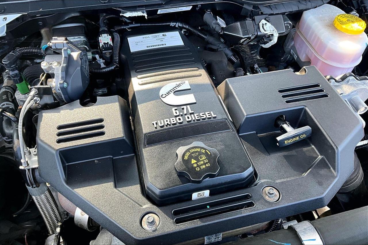 2024 RAM 3500 Big Horn Crew | 6.7L Diesel | Tow Pkg | 4X4 Photo