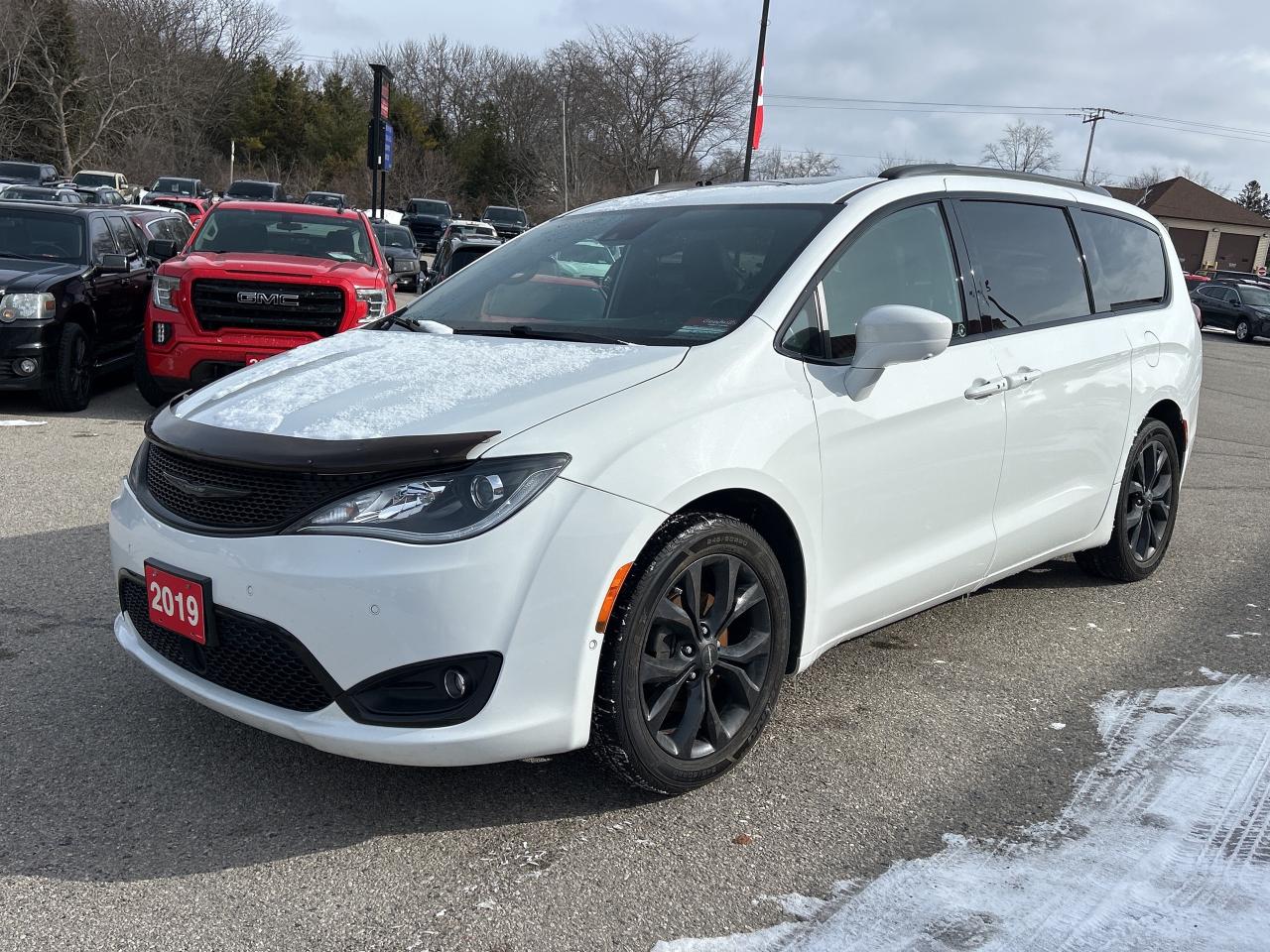 2019 Chrysler Pacifica TOURING- L PLUS S, CLEAN CARFAX, REMOTE START! - Photo #4