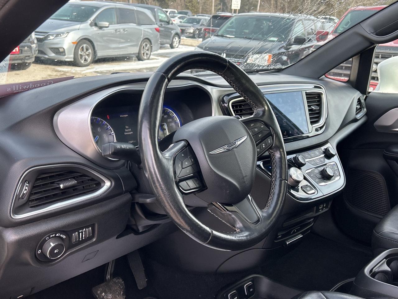 2019 Chrysler Pacifica TOURING- L PLUS S, CLEAN CARFAX, REMOTE START! - Photo #10