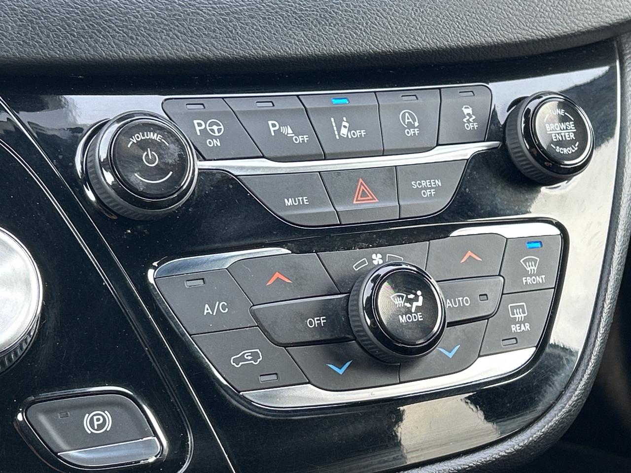 2019 Chrysler Pacifica TOURING- L PLUS S, CLEAN CARFAX, REMOTE START! - Photo #19